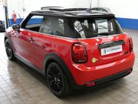 USED 2022 22 MINI Electric Hatch Cooper SE 32.6kWh Level 3 Hatchback 3dr Electric Auto (184 ps) BIG SPEC HEAD UP DISPLAY SAT NAV HEATED LEATHER INTERIOR REAR VIEW CAMERA CRUISE CONTROL PARKING SENSORS 1 OWNER SERVICE HISTORY WARRANTY