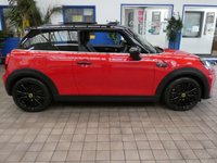 USED 2022 22 MINI Electric Hatch Cooper SE 32.6kWh Level 3 Hatchback 3dr Electric Auto (184 ps) BIG SPEC HEAD UP DISPLAY SAT NAV HEATED LEATHER INTERIOR REAR VIEW CAMERA CRUISE CONTROL PARKING SENSORS 1 OWNER SERVICE HISTORY WARRANTY