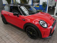 USED 2022 22 MINI Electric Hatch Cooper SE 32.6kWh Level 3 Hatchback 3dr Electric Auto (184 ps) BIG SPEC HEAD UP DISPLAY SAT NAV HEATED LEATHER INTERIOR REAR VIEW CAMERA CRUISE CONTROL PARKING SENSORS 1 OWNER SERVICE HISTORY WARRANTY