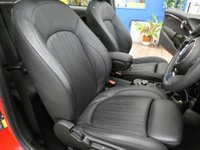 USED 2022 22 MINI Electric Hatch Cooper SE 32.6kWh Level 3 Hatchback 3dr Electric Auto (184 ps) BIG SPEC HEAD UP DISPLAY SAT NAV HEATED LEATHER INTERIOR REAR VIEW CAMERA CRUISE CONTROL PARKING SENSORS 1 OWNER SERVICE HISTORY WARRANTY