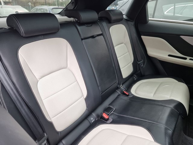 2017 JAGUAR F-PACE - Photo 10