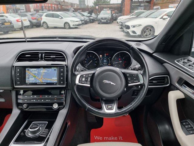 2017 JAGUAR F-PACE - Photo 5