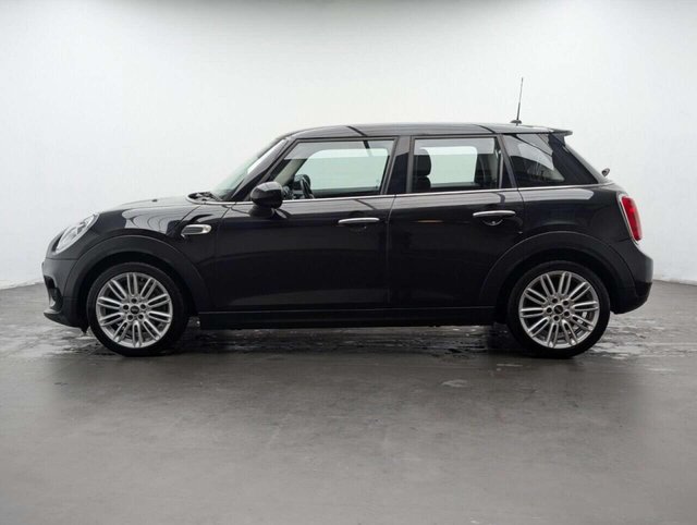 USED 2017 67 MINI HATCH 1.5 Cooper Hatchback 5dr Petrol Auto Euro 6 (s/s) (136 ps) CHILI PACK+CRUISE CONTROL CLICK & COLLECT/HOME DELIVERY