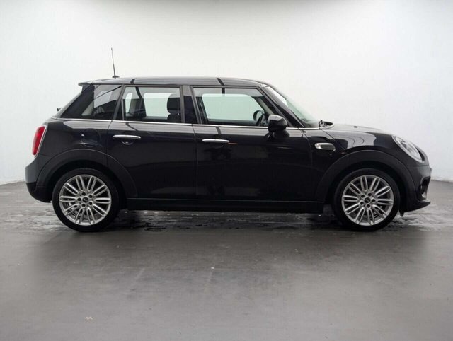 USED 2017 67 MINI HATCH 1.5 Cooper Hatchback 5dr Petrol Auto Euro 6 (s/s) (136 ps) CHILI PACK+CRUISE CONTROL CLICK & COLLECT/HOME DELIVERY