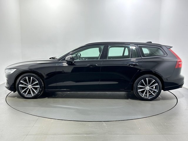 2022 Volvo V60 - Photo 7