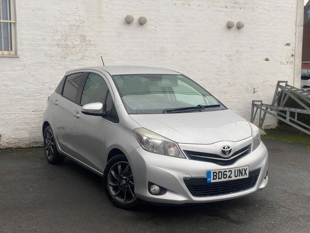 2012 Toyota Yaris 1.33 Dual VVT-i Trend Hatchback 5dr Petrol Manual Euro 5 (101 ps) photo