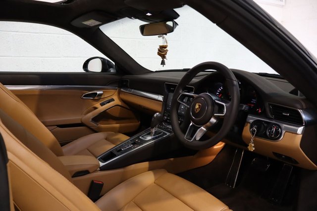 2017 PORSCHE 911 [991] - Photo 11