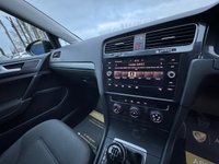 USED 2018 67 VOLKSWAGEN GOLF 1.6 TDI BlueMotion Tech SE Nav Estate 5dr Diesel Manual Euro 6 (s/s) (115 ps) ABS USB