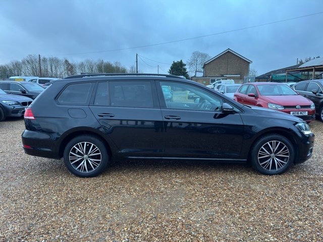 2018 VOLKSWAGEN GOLF 1.6 TDI BlueMotion Tech SE Nav Estate 5dr Diesel Manual Euro 6 (s/s) (115 ps) - Photo 11