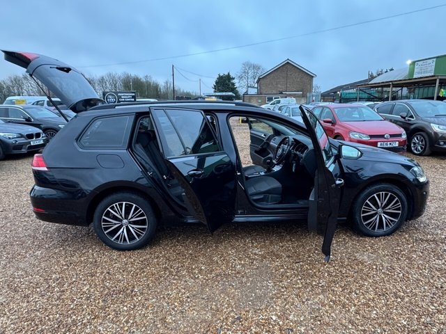 2018 VOLKSWAGEN GOLF 1.6 TDI BlueMotion Tech SE Nav Estate 5dr Diesel Manual Euro 6 (s/s) (115 ps) - Photo 12