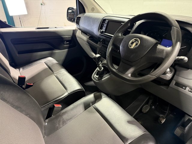 2019 VAUXHALL VIVARO - Photo 5
