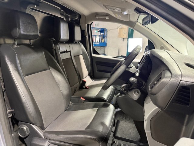 2019 VAUXHALL VIVARO - Photo 7