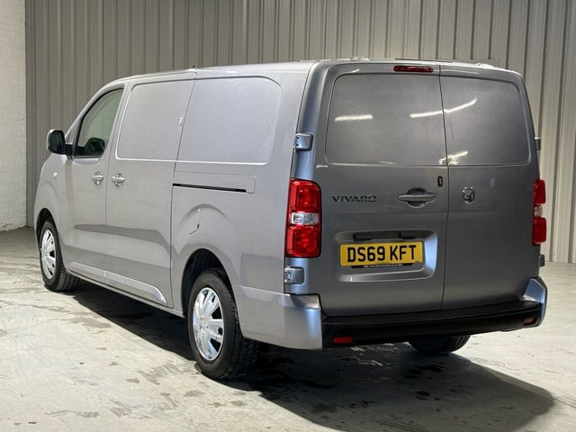 2019 VAUXHALL VIVARO - Photo 2