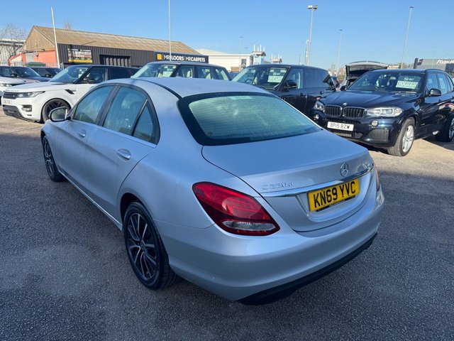2019 MERCEDES-BENZ C-CLASS 2.0 C220d SE Saloon 4dr Diesel G-Tronic+ Euro 6-FINISHED IN IRIDIUM SILVER WITH BLACK LEATHER UPHOLSTERY-REVERSE CAMERA-ACTIVE PARK ASSIST-BLUETOOTH-CRUISE CONTROL-ELECTRIC FOLDING MIRRORS-DAB RADIO-AMBIENT LIGHTING-HEATED SEATS-17" 5 DOUBLE SPOKE ALLOYS-DUAL ZONE CLIMATE CONTROL - Photo 5