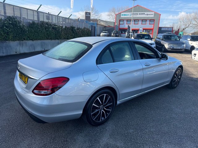 2019 MERCEDES-BENZ C-CLASS 2.0 C220d SE Saloon 4dr Diesel G-Tronic+ Euro 6-FINISHED IN IRIDIUM SILVER WITH BLACK LEATHER UPHOLSTERY-REVERSE CAMERA-ACTIVE PARK ASSIST-BLUETOOTH-CRUISE CONTROL-ELECTRIC FOLDING MIRRORS-DAB RADIO-AMBIENT LIGHTING-HEATED SEATS-17" 5 DOUBLE SPOKE ALLOYS-DUAL ZONE CLIMATE CONTROL - Photo 9