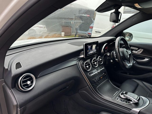 2017 Mercedes-Benz GLC - Photo 12