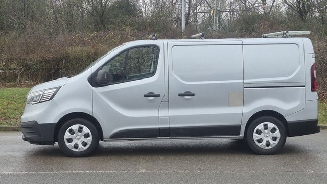 2023 RENAULT TRAFIC - Photo 2