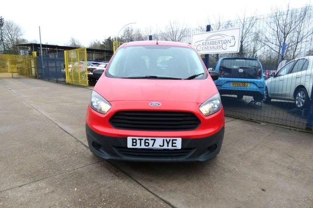 2017 FORD TRANSIT COURIER - Photo 2