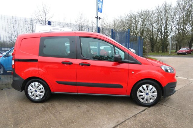 2017 FORD TRANSIT COURIER - Photo 4