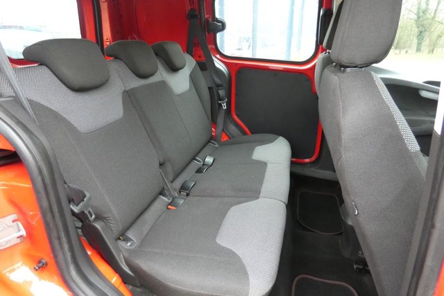 2017 FORD TRANSIT COURIER - Photo 9