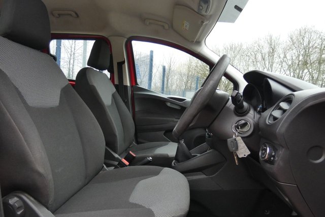 2017 FORD TRANSIT COURIER - Photo 10