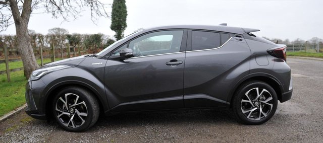 2021 TOYOTA C-HR - Photo 4