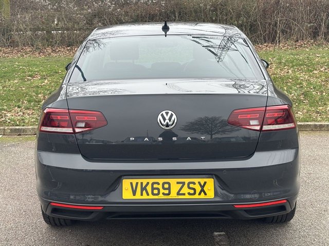 2019 VOLKSWAGEN PASSAT - Photo 4