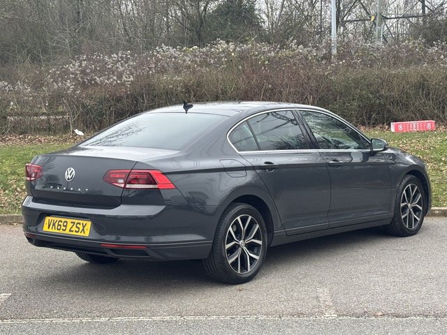 2019 VOLKSWAGEN PASSAT - Photo 5