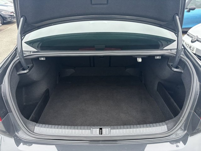 2019 VOLKSWAGEN PASSAT - Photo 11