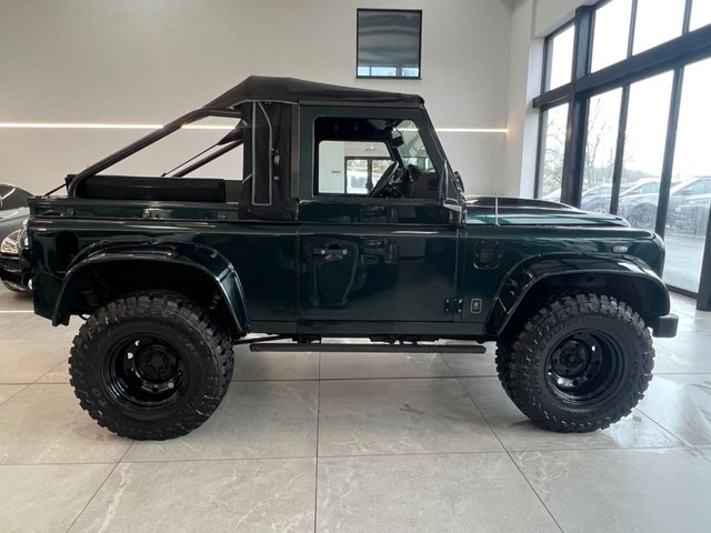 View our LAND ROVER DEFENDER