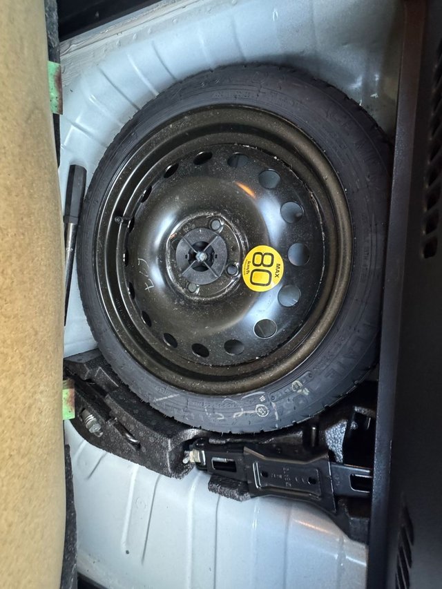 2012 Nissan Note 1.4L N-Tec+ 5dr - Photo 9