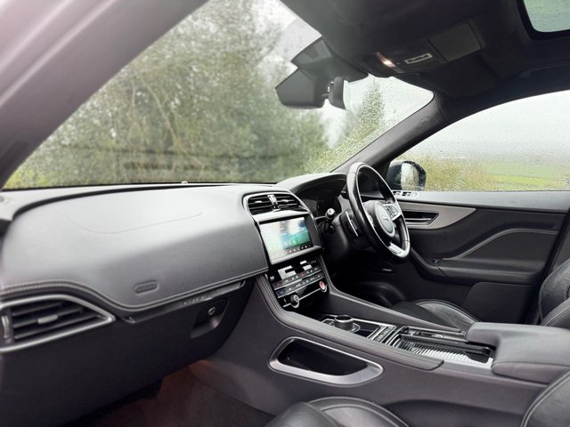 2019 JAGUAR F-PACE 2.0 D180 Chequered Flag SUV 5dr Diesel Auto AWD Euro 6 (s/s) (180 ps) - Photo 11
