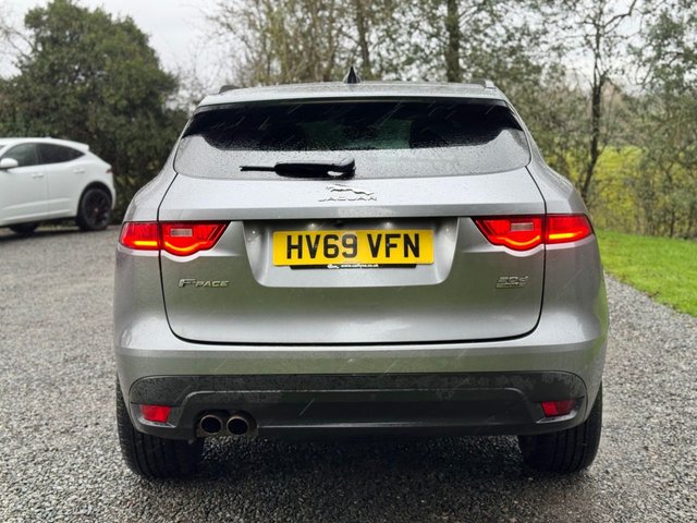 2019 JAGUAR F-PACE 2.0 D180 Chequered Flag SUV 5dr Diesel Auto AWD Euro 6 (s/s) (180 ps) - Photo 4