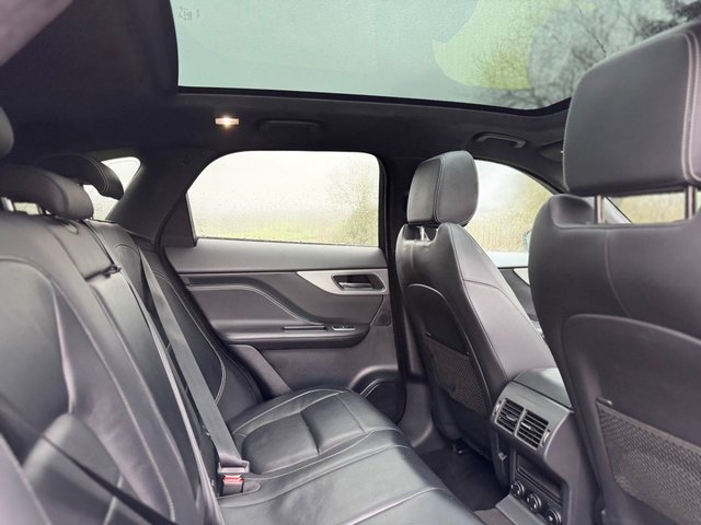 2019 JAGUAR F-PACE 2.0 D180 Chequered Flag SUV 5dr Diesel Auto AWD Euro 6 (s/s) (180 ps) - Photo 8