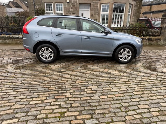 2017 VOLVO XC60 - Photo 9