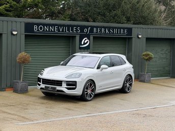 2024 PORSCHE CAYENNE