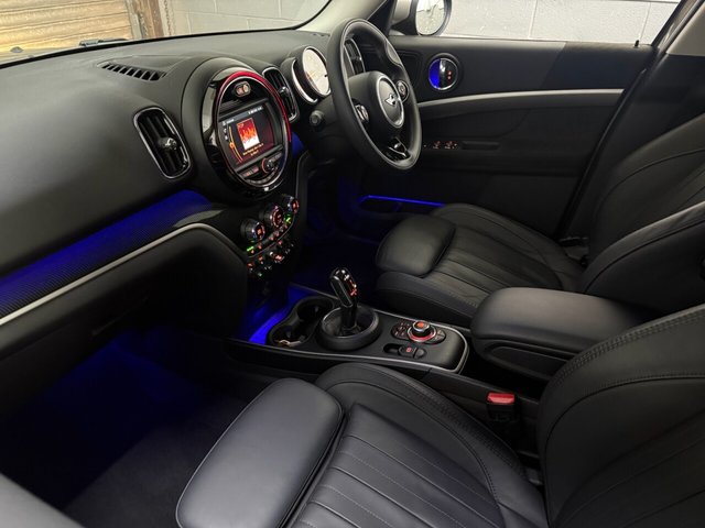 View our MINI COUNTRYMAN