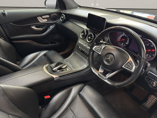 2017 Mercedes-Benz Glc 2L Amg Line 5dr - Photo 8