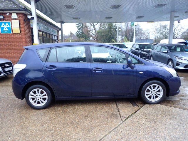 2010 TOYOTA VERSO - Photo 2
