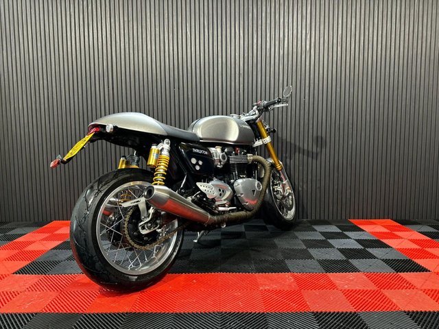 View our TRIUMPH THRUXTON 1200 R