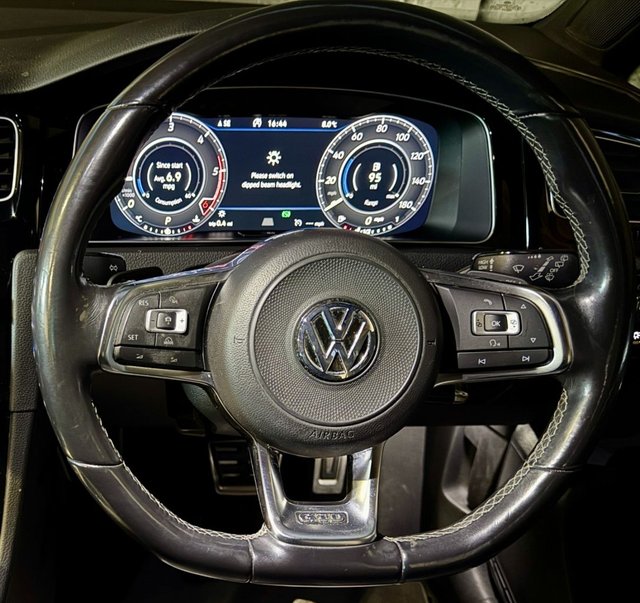 2017 VOLKSWAGEN GOLF - Photo 2