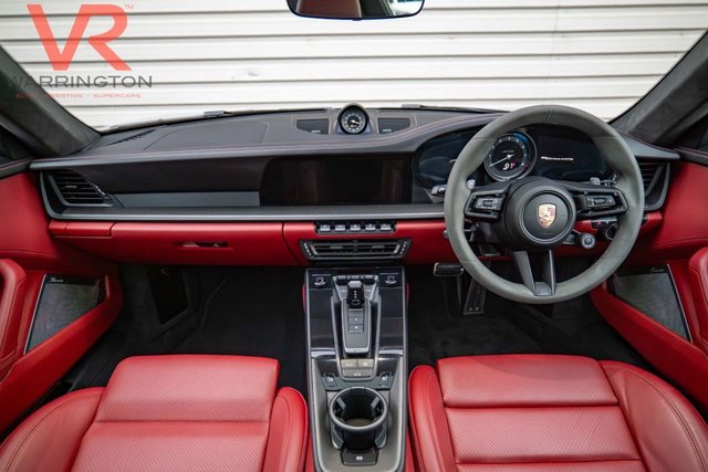 2023 PORSCHE 911 - Photo 2