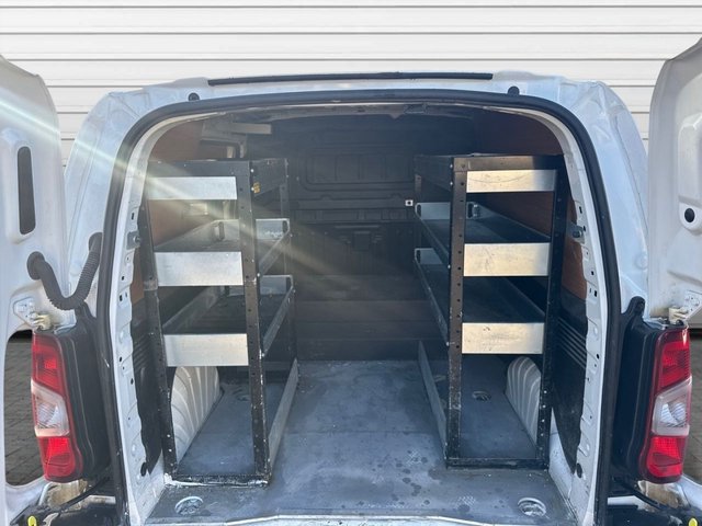 2020 Vauxhall Combo 1.5L Edition 4dr - Photo 12