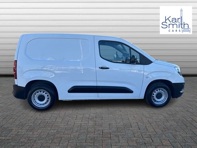 2020 Vauxhall Combo 1.5L Edition 4dr - Photo 9