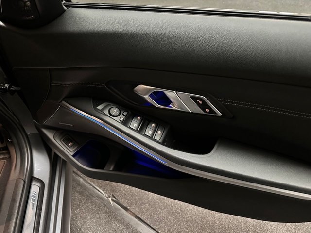 2020 BMW 3 SERIES - Photo 4
