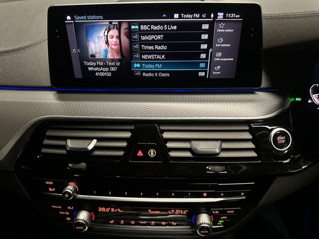 2019 BMW 5 SERIES - Photo 10