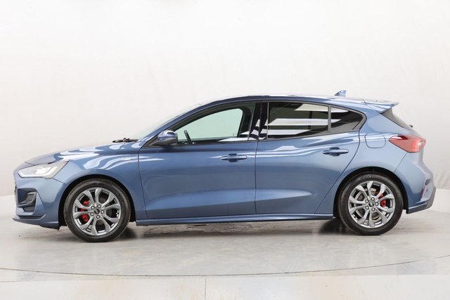 2023 Ford Focus 1L St-Line 5dr - Photo 6