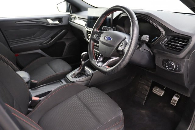 2023 Ford Focus 1L St-Line 5dr - Photo 10