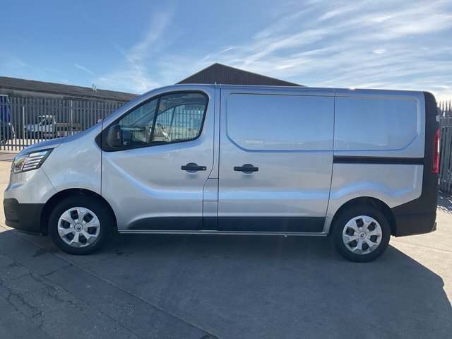 2023 RENAULT TRAFIC - Photo 8