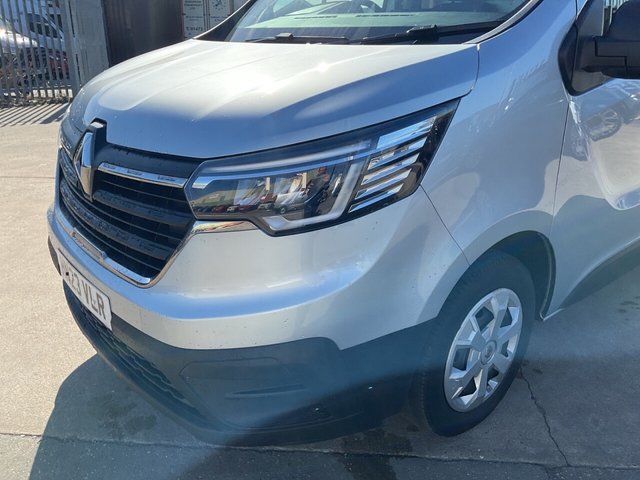 2023 RENAULT TRAFIC - Photo 11